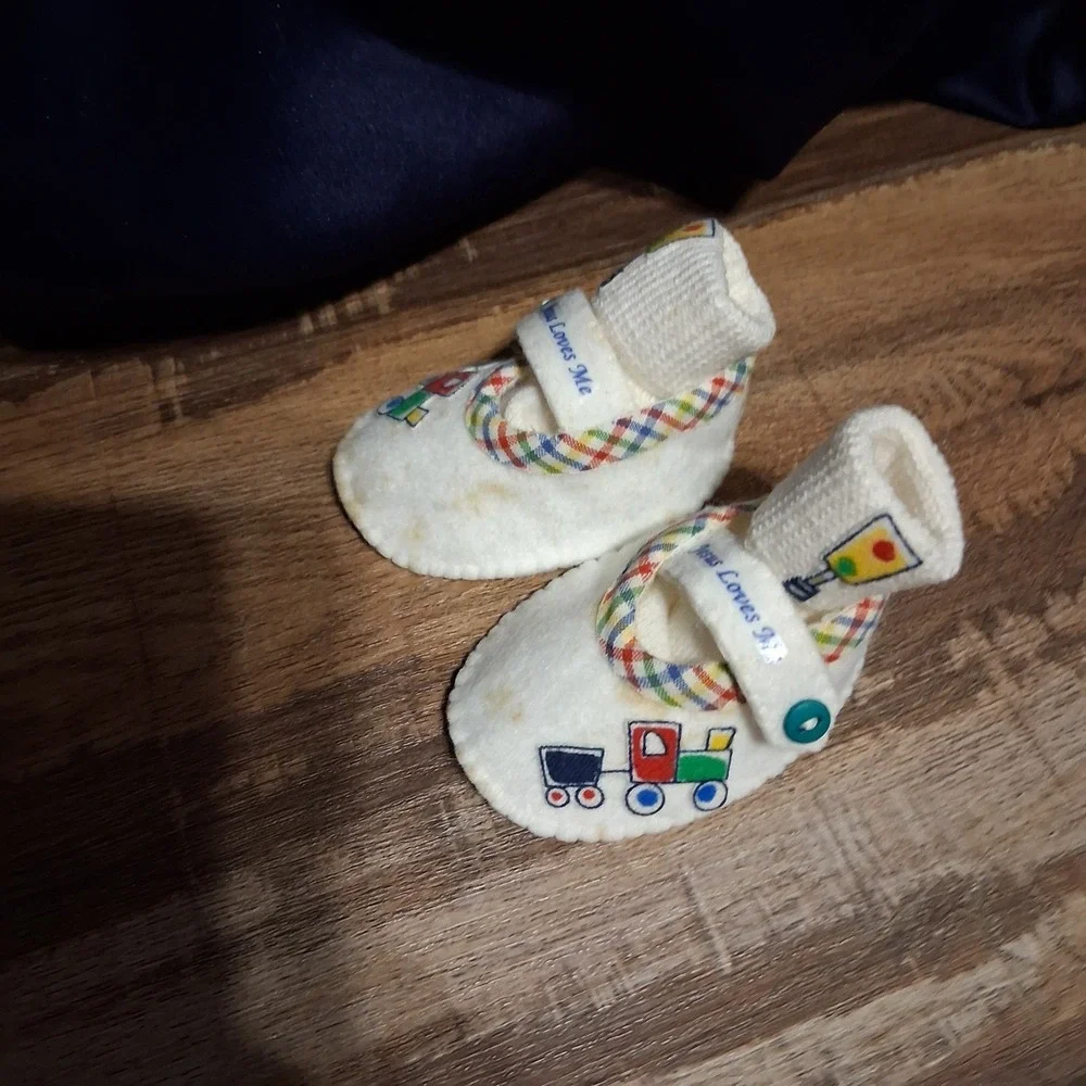 Vintage Baby Booties Socks Shoes Jesus‎ Loves Me Train Primary Colors 90s